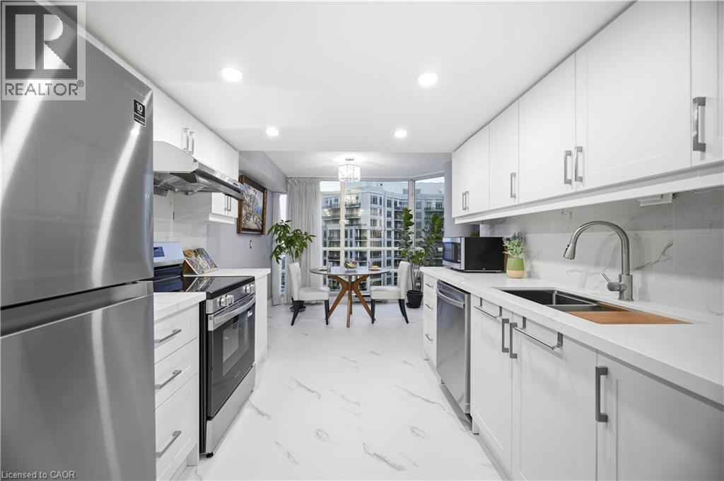 45 KINGSBRIDGE GARDEN Circle Unit# 3208, Mississauga, Ontario, L5R3K4 — Photo 10