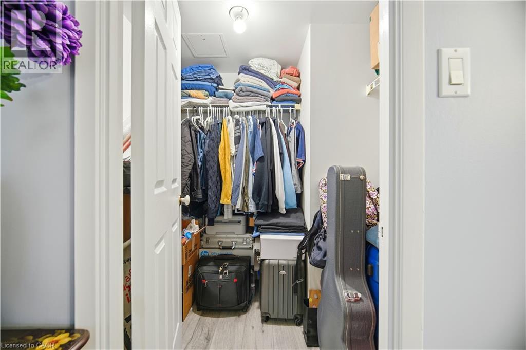 45 KINGSBRIDGE GARDEN Circle Unit# 3208, Mississauga, Ontario, L5R3K4 — Photo 11