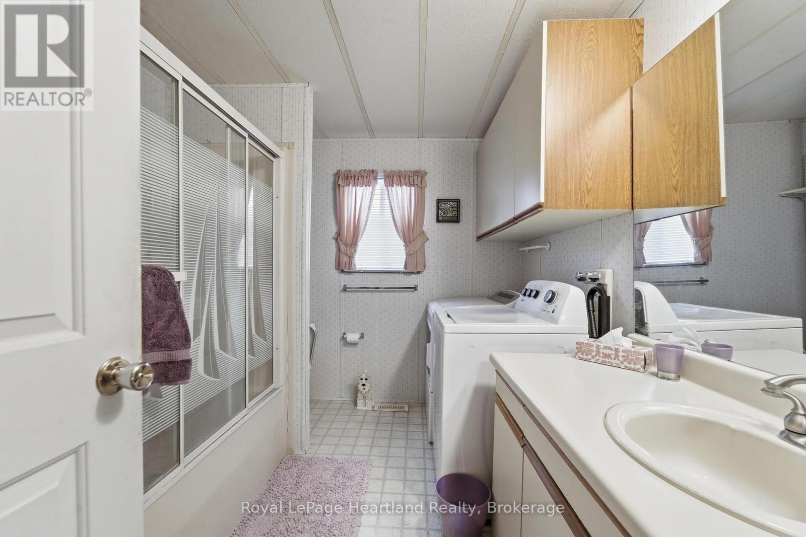 55 CHEROKEE LANE - Image 16
