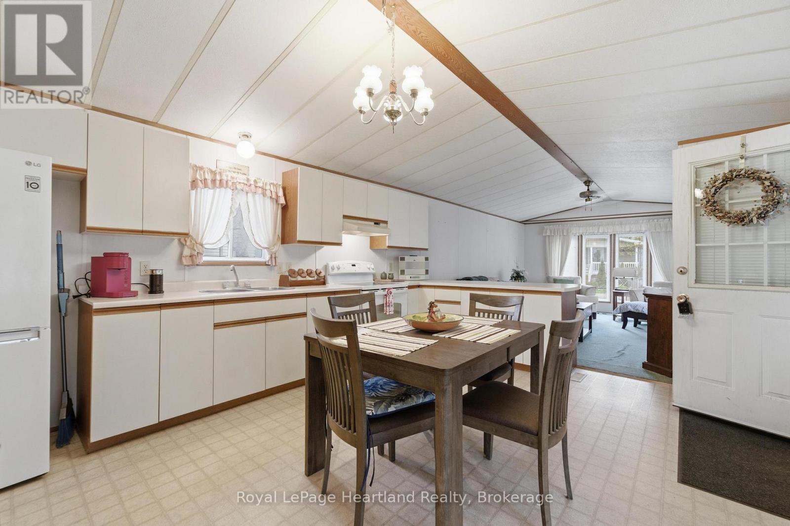 55 CHEROKEE LANE - Image 7