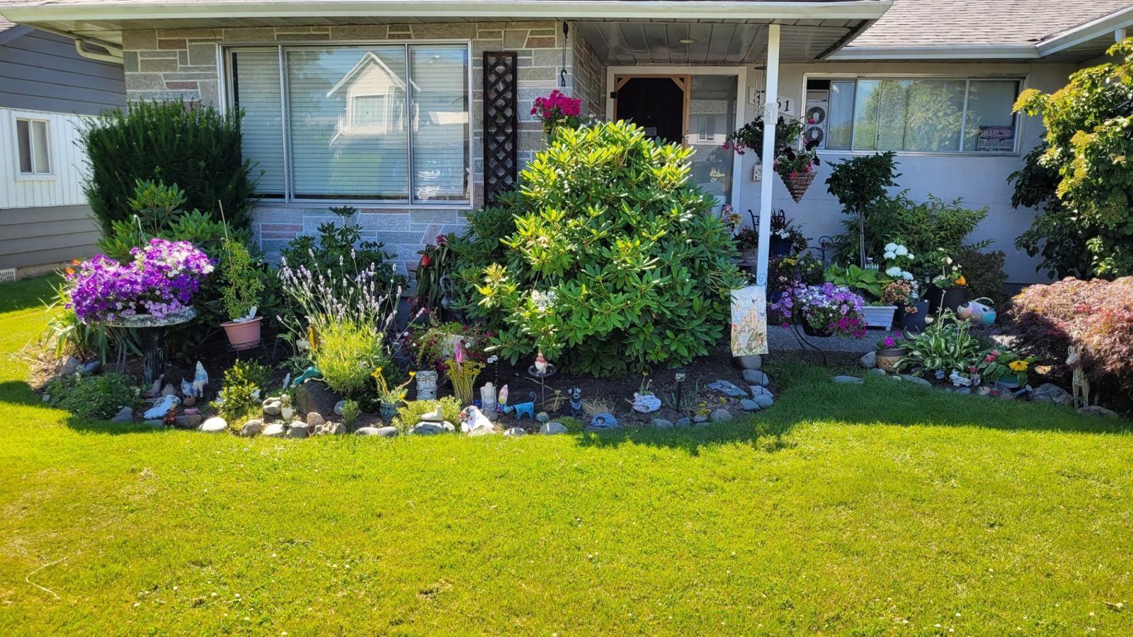 8561 BROADWAY STREET, Chilliwack Proper South