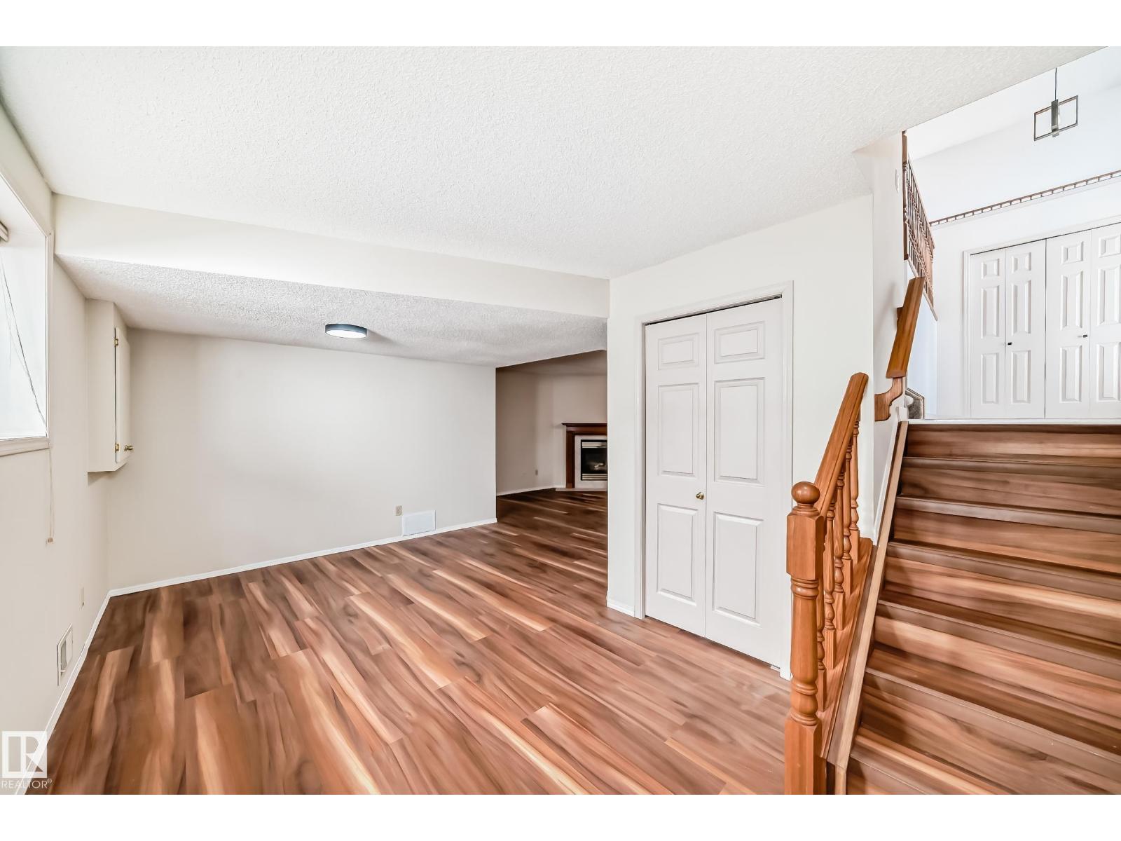 13519 32 ST NW - 41