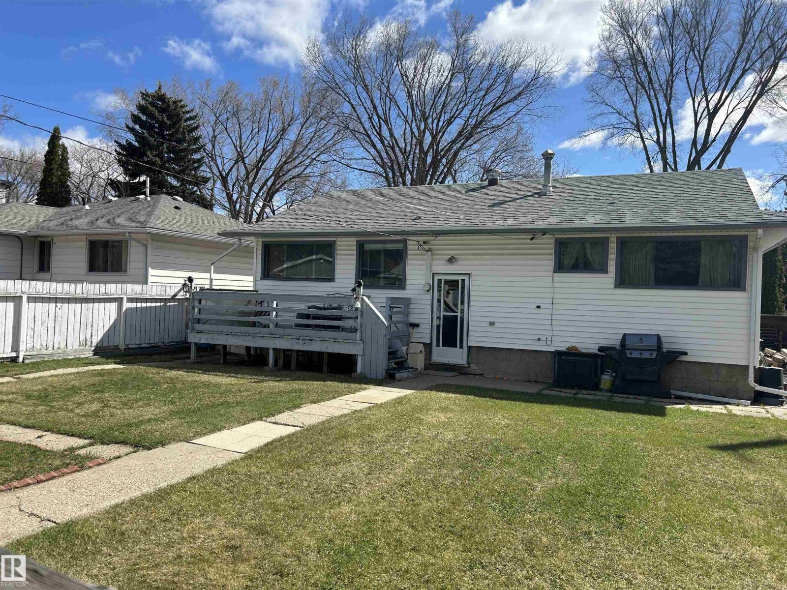 9612 75A ST NW - 5