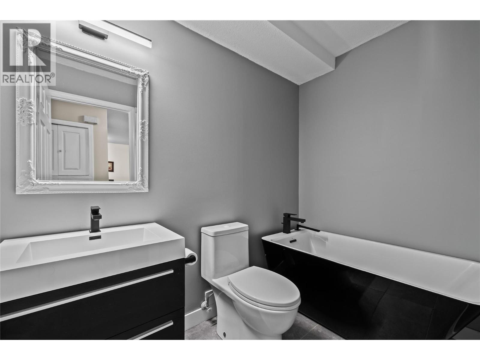 4450 Ponderosa Drive Unit# 102, Peachland