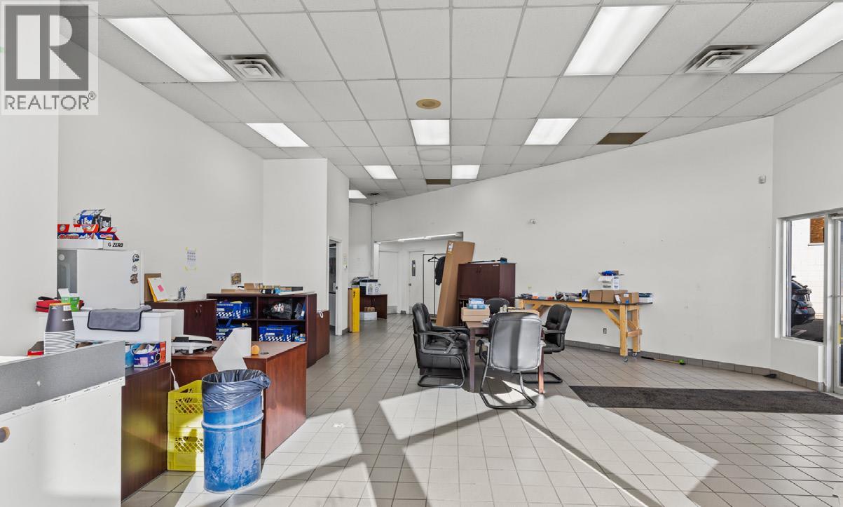 1200 Leathead Road, Kelowna