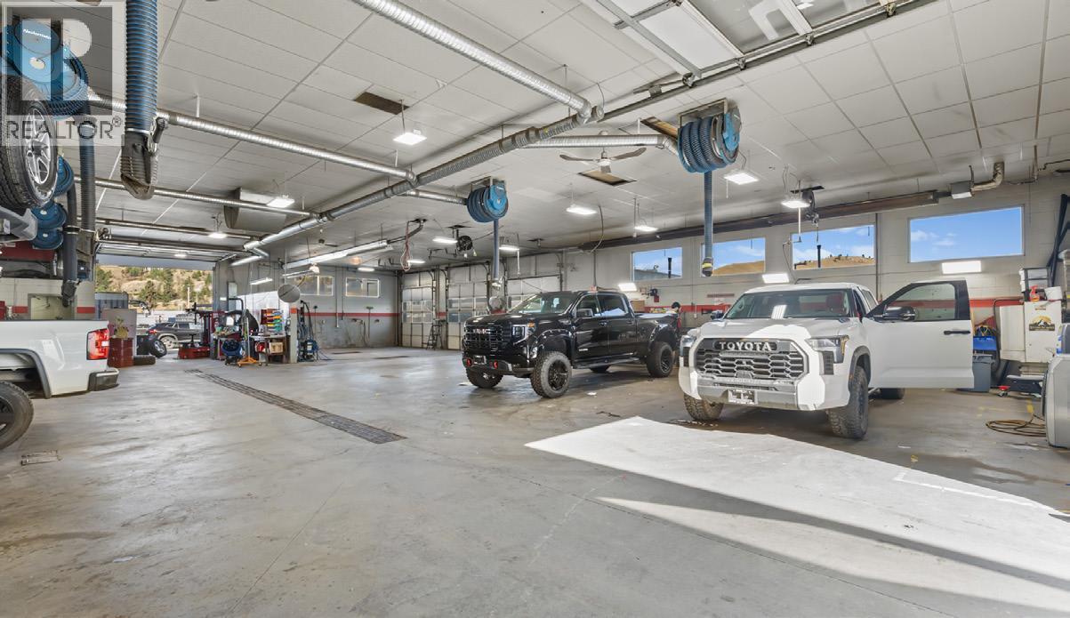 1200 Leathead Road, Kelowna