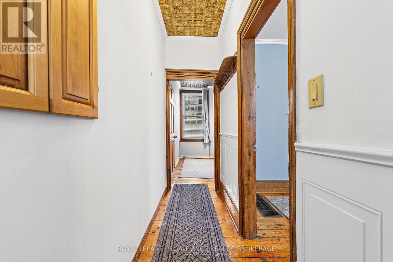 270 WELLINGTON STREET - 5