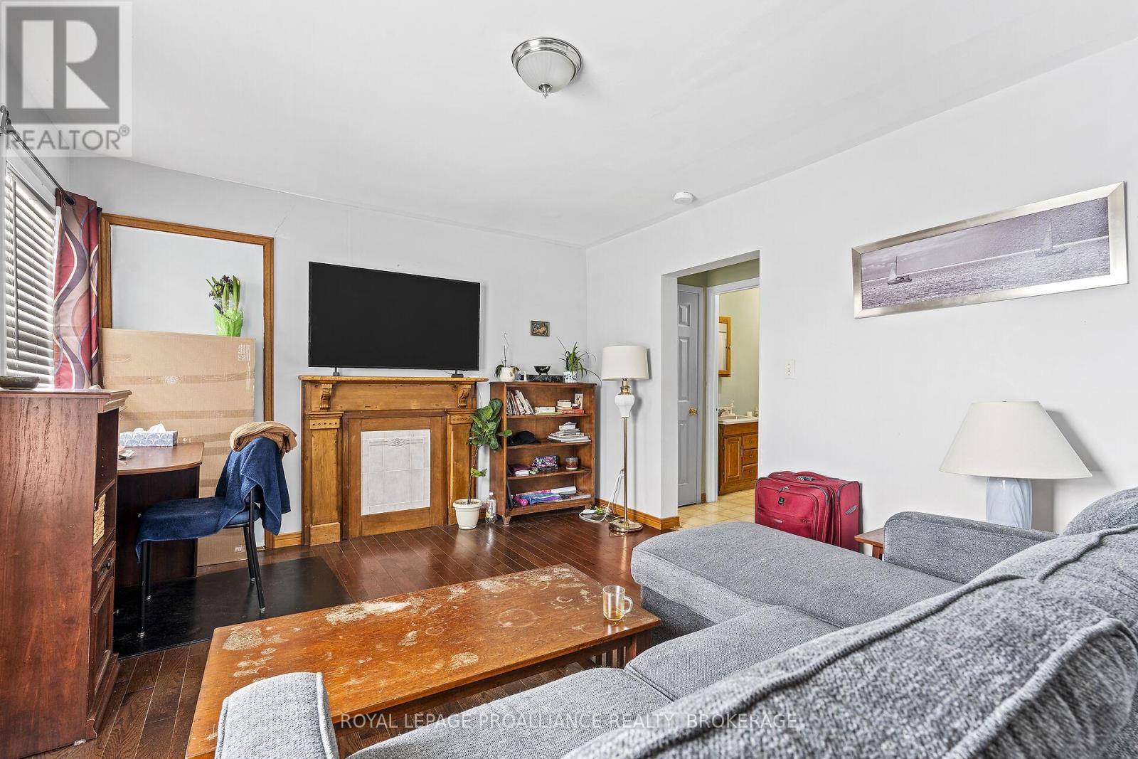 274 WELLINGTON STREET - 20