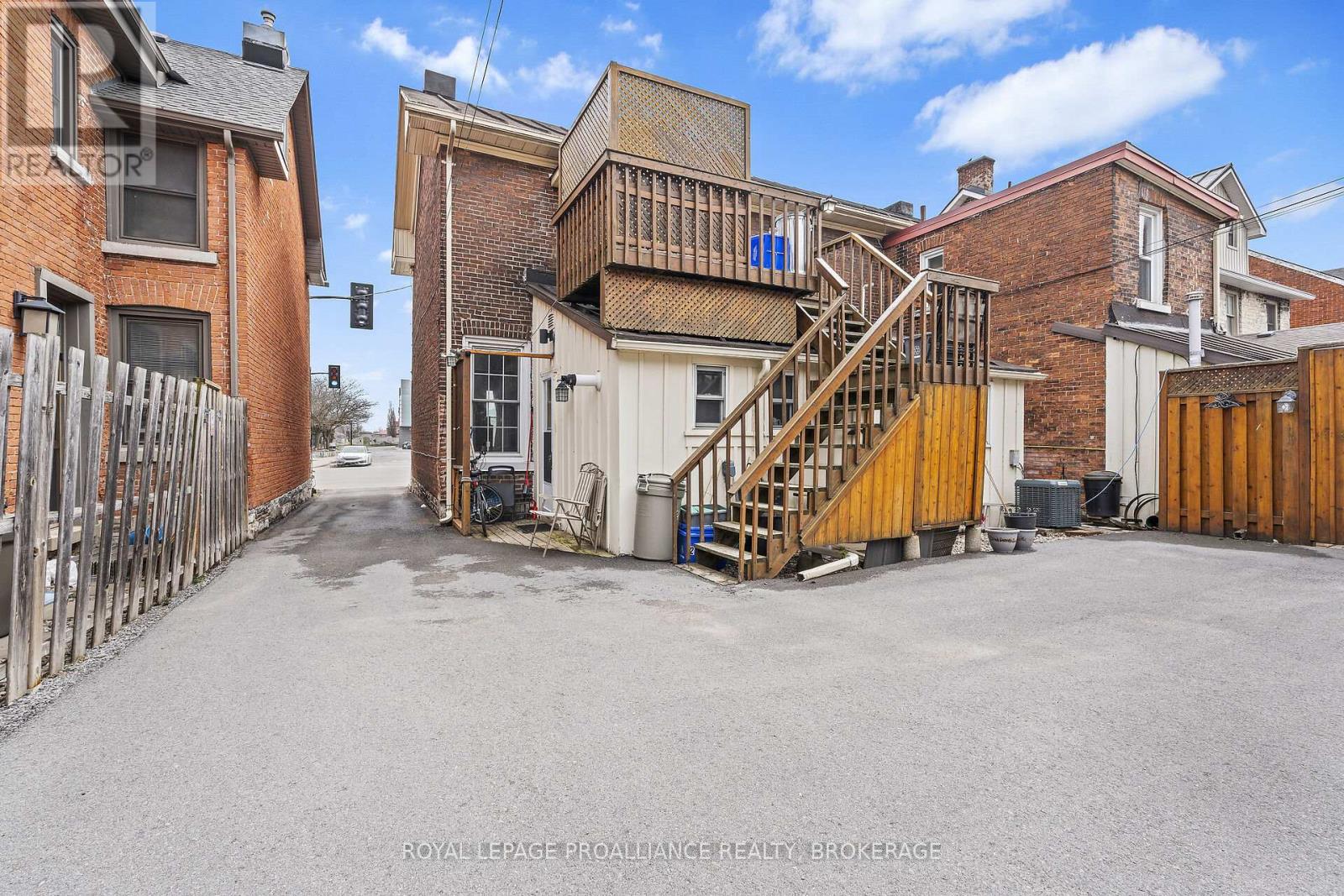 274 WELLINGTON STREET - 22