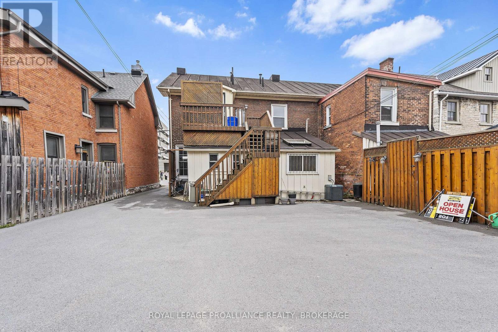 274 WELLINGTON STREET - 25