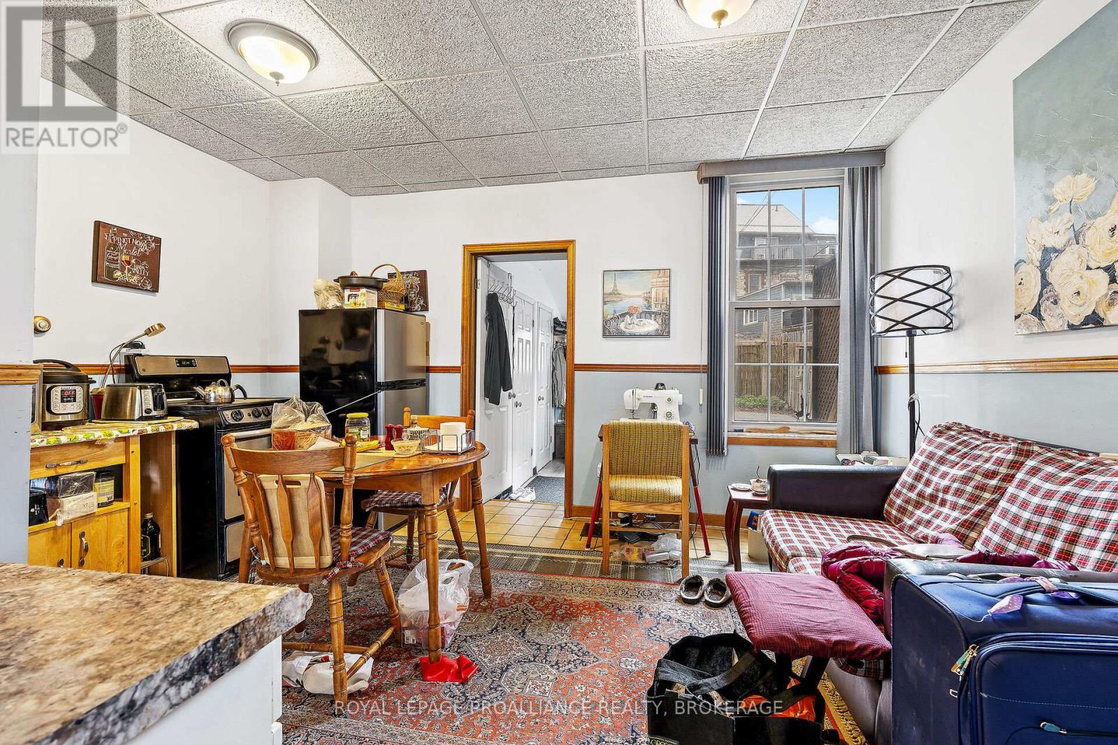 274 WELLINGTON STREET - 8