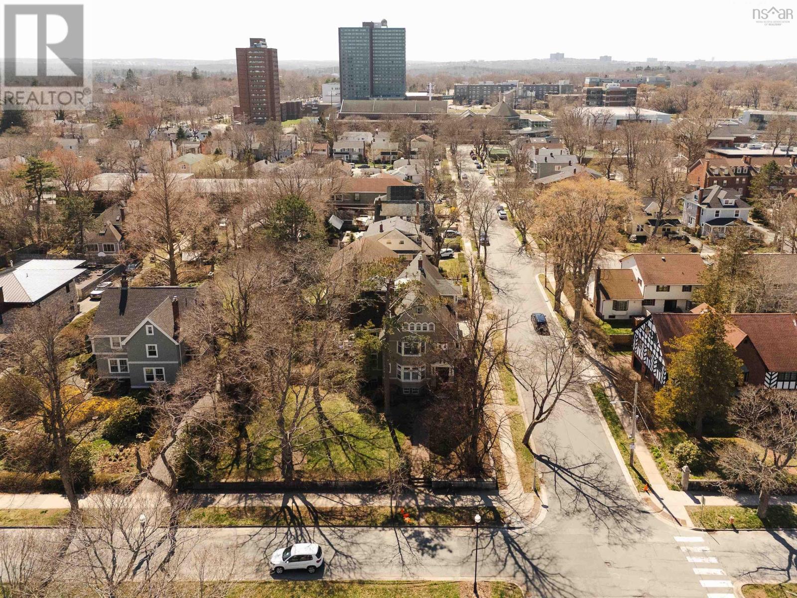 870 Young Avenue - Image 2