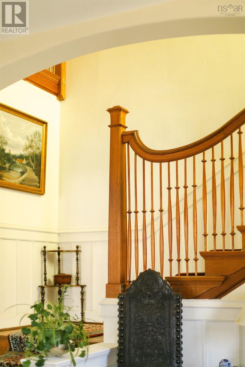 870 Young Avenue - 35