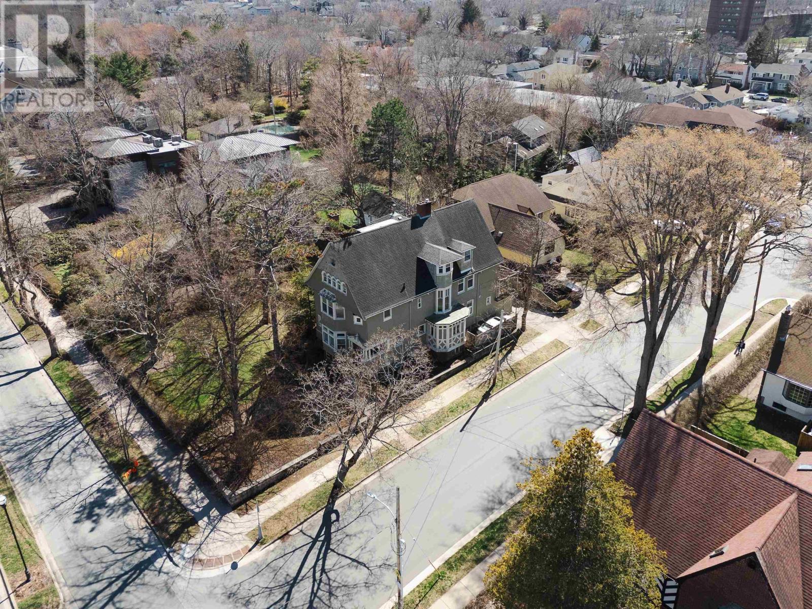870 Young Avenue - 33