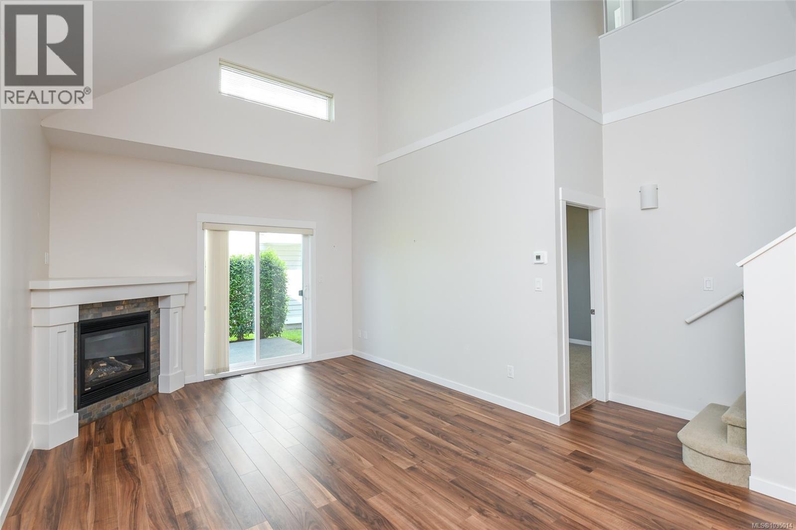 1 700 Lancaster Way, Comox