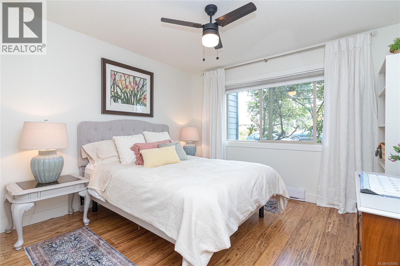 #101 2427 Amherst Ave - 15