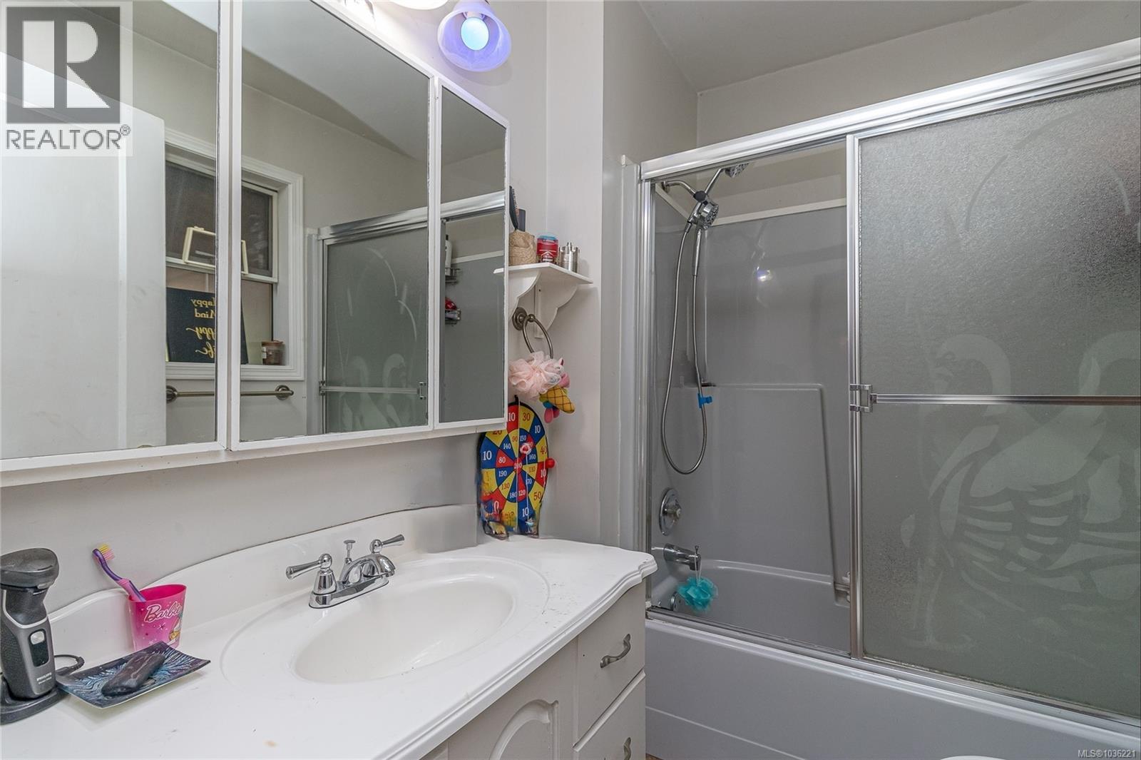 44 Arbutus St W - 19