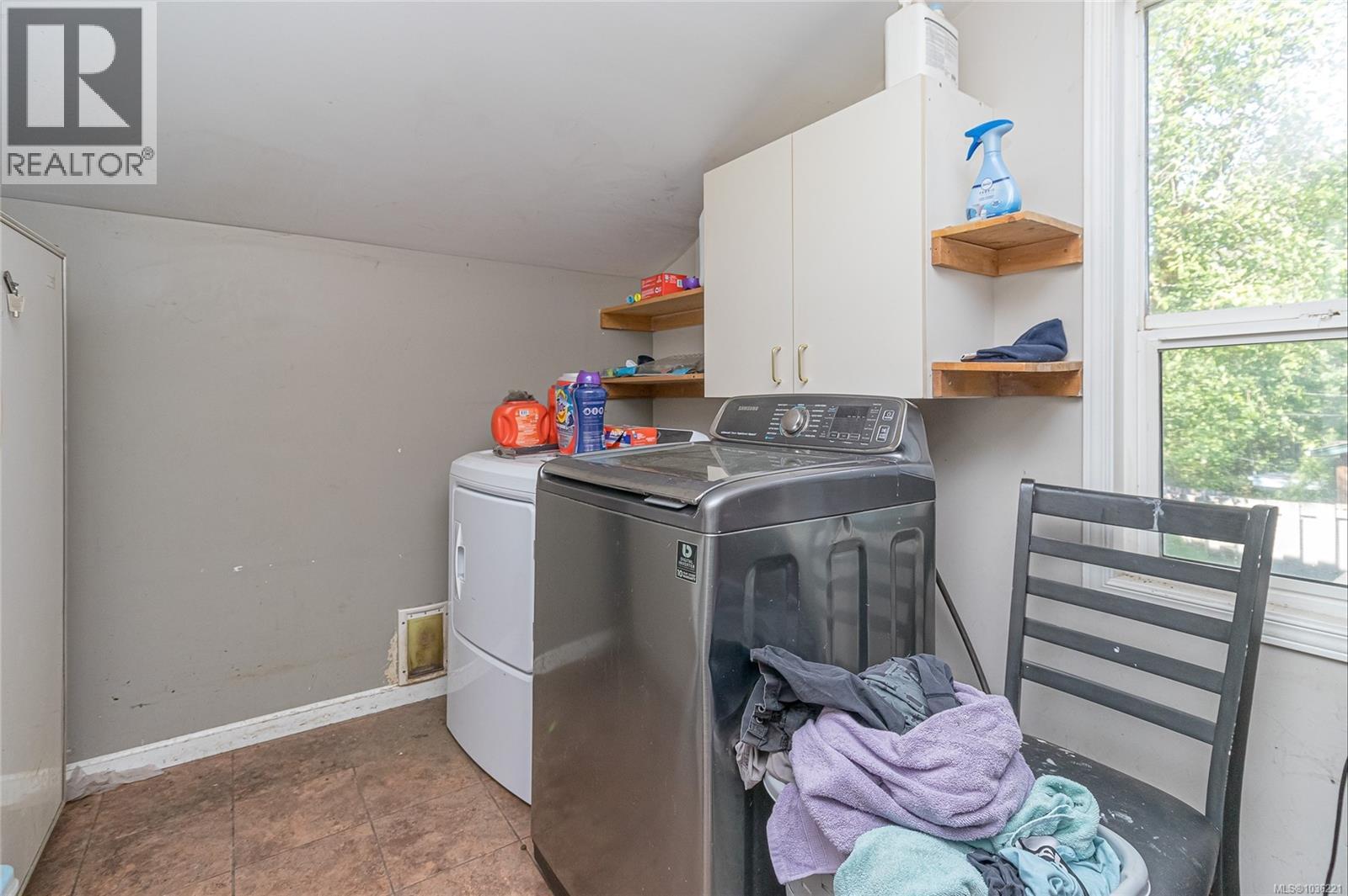 44 Arbutus St W - 23