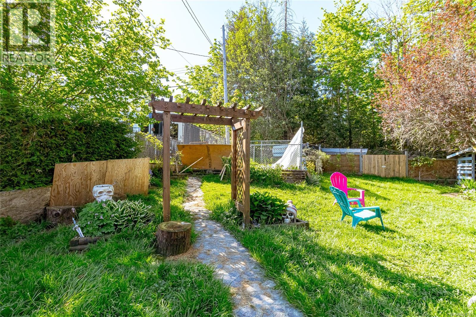 44 Arbutus St W - 29
