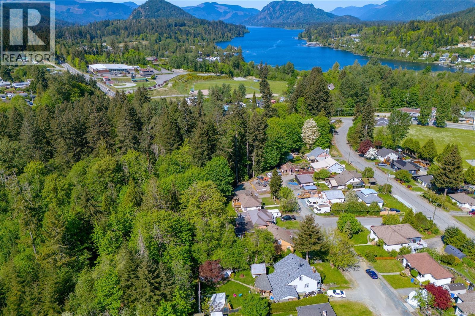 44 Arbutus St W - 36