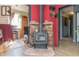44 Arbutus St W, Lake Cowichan, BC V0R2G0 Photo 14