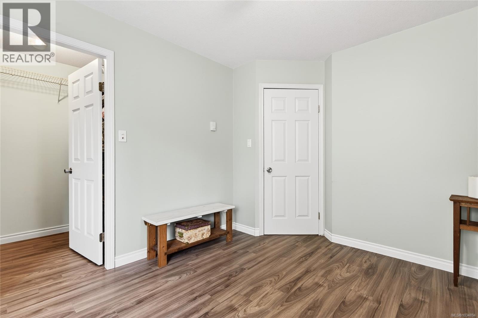 #8 2200 Manor Dr - 27