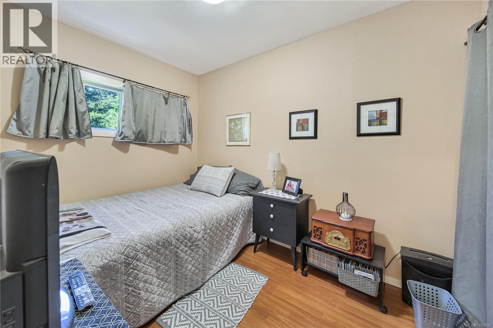 4964 Leslie Ave - 14