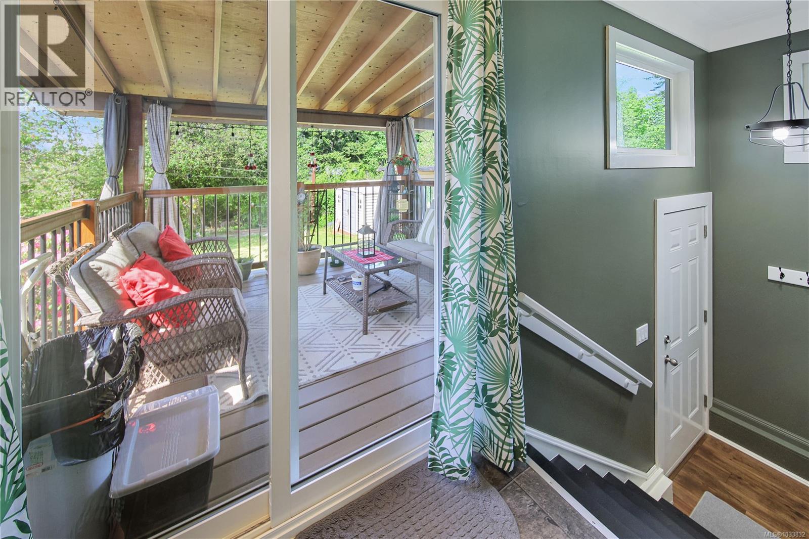 4964 Leslie Ave - 16