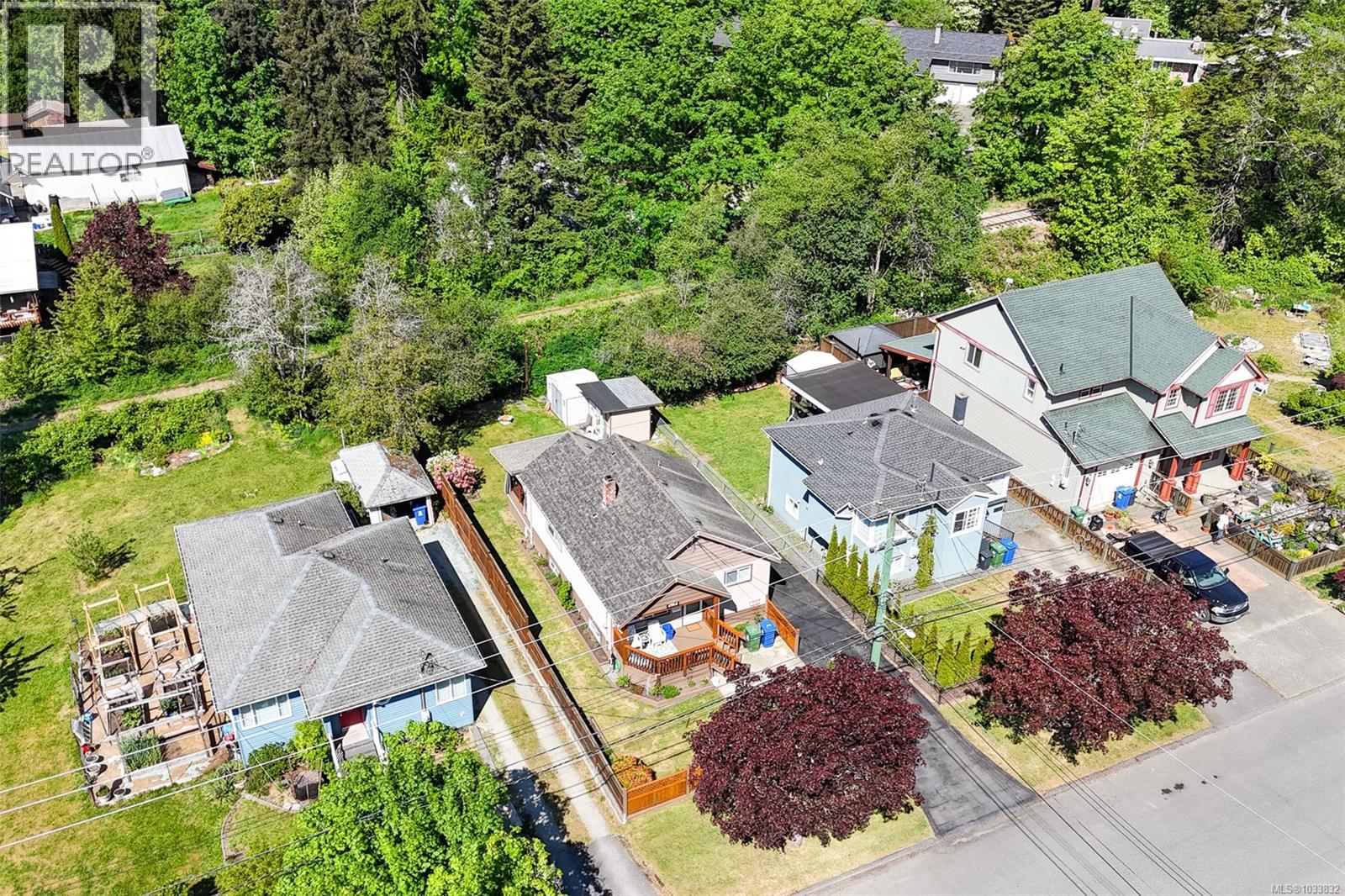 4964 Leslie Ave - 30