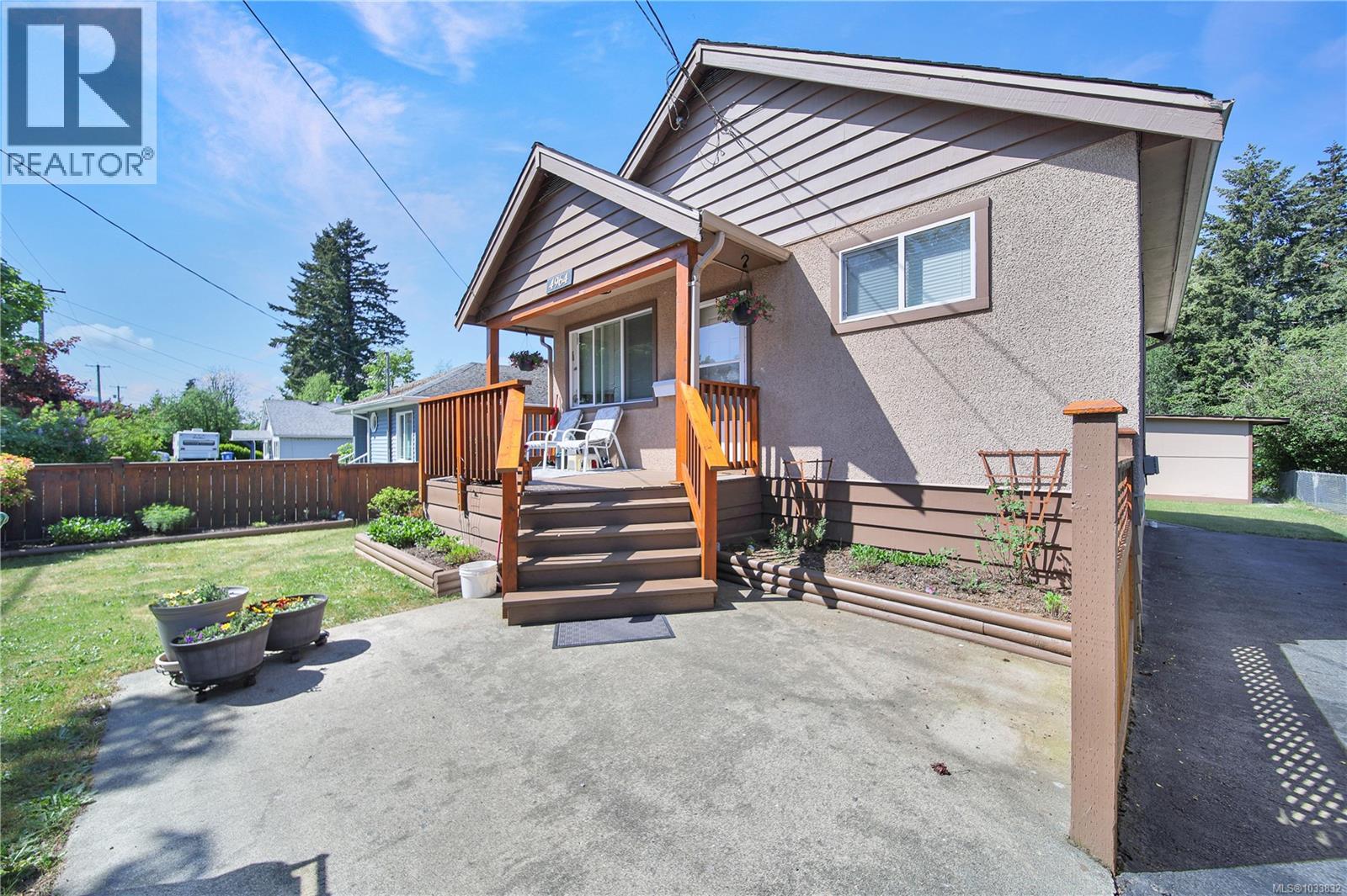 4964 Leslie Ave - 5