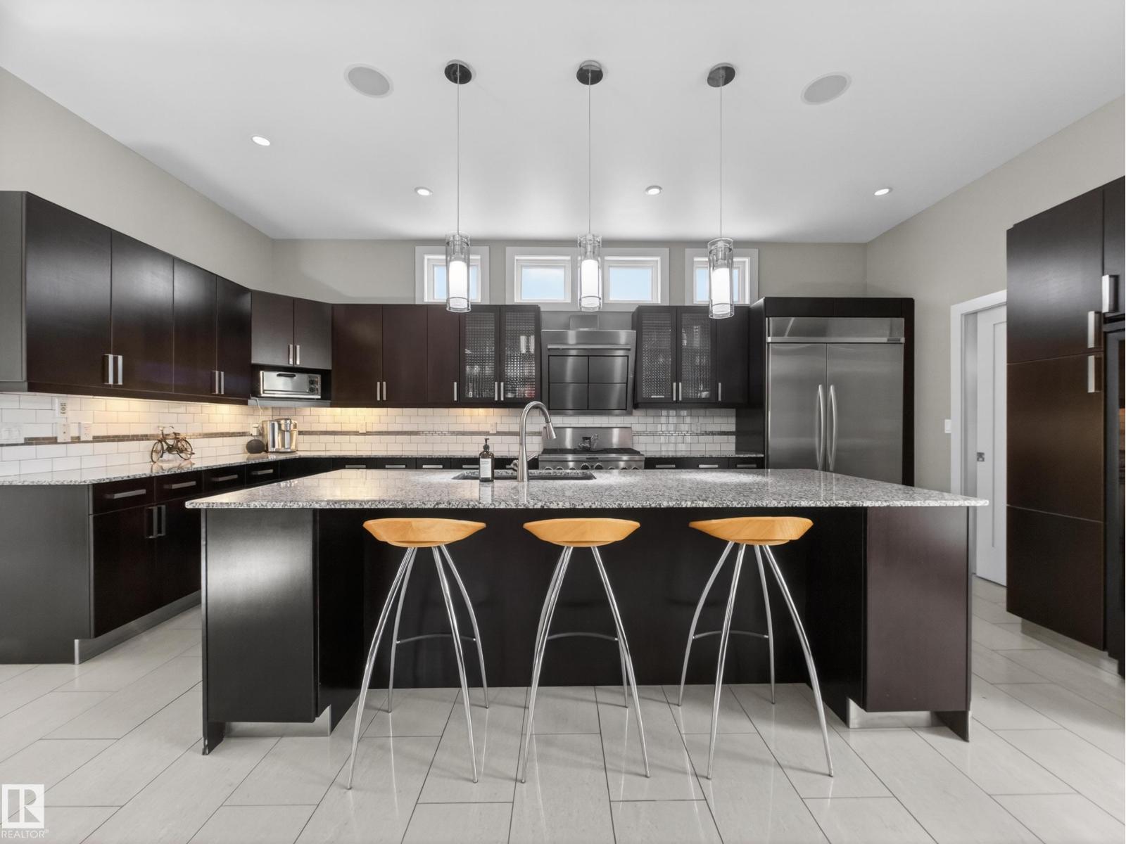 10650 66 AV NW - 10