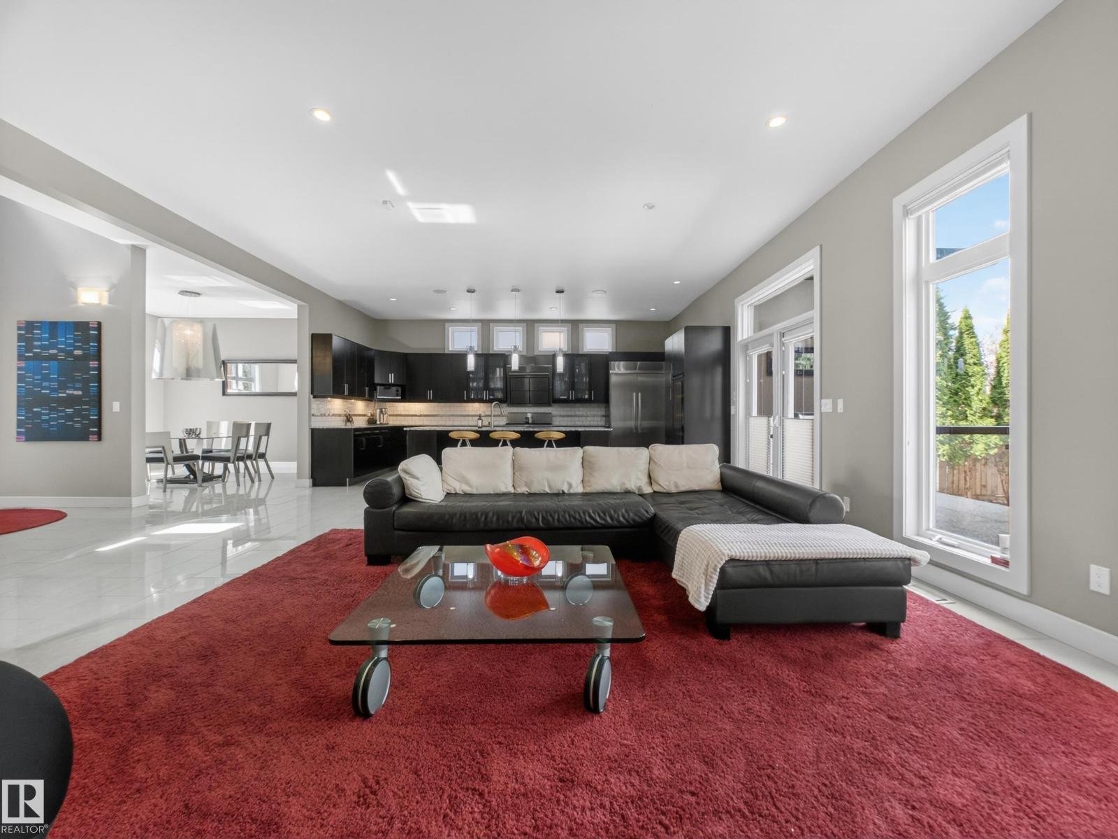 10650 66 AV NW - 21