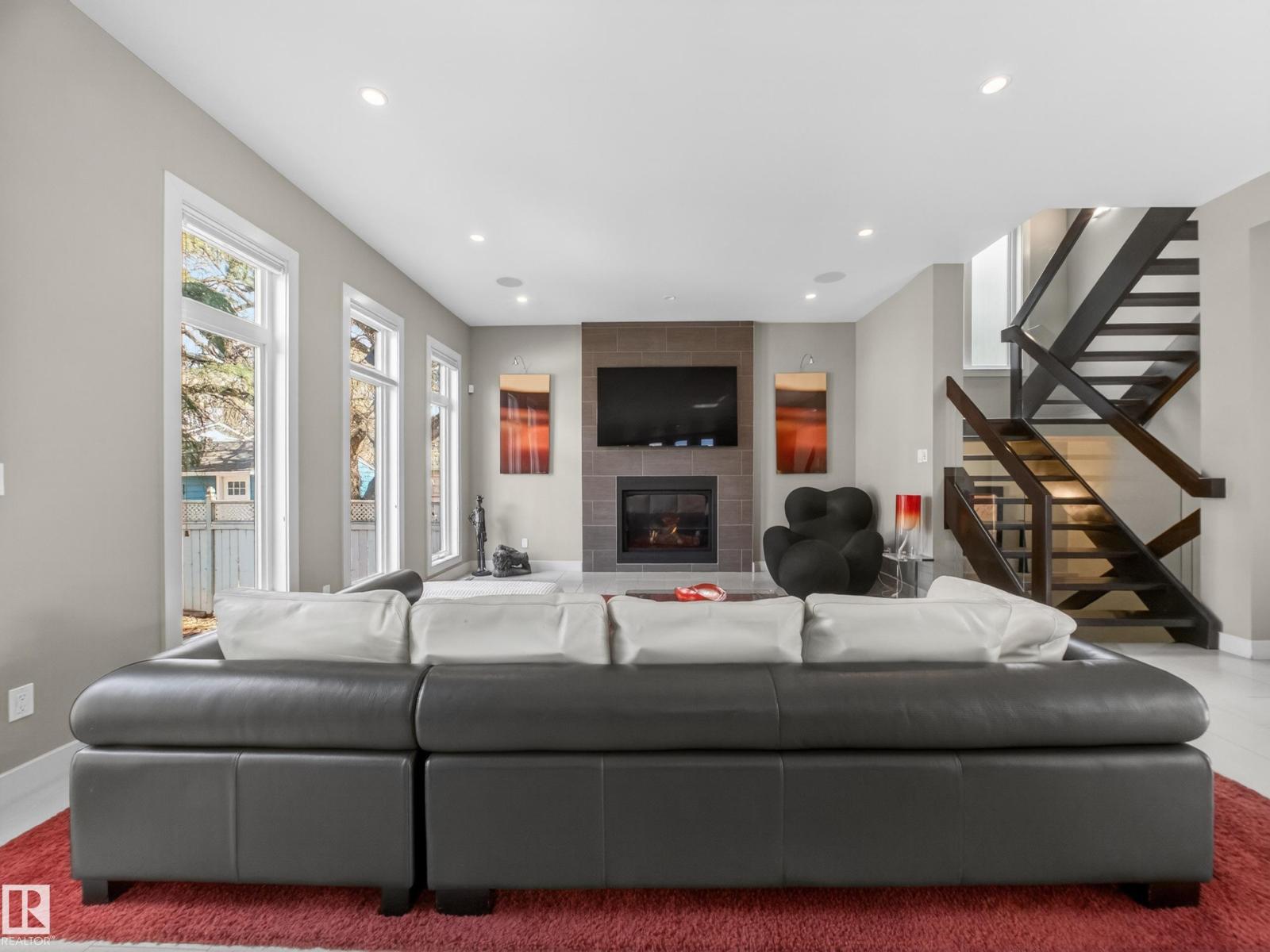 10650 66 AV NW - 22