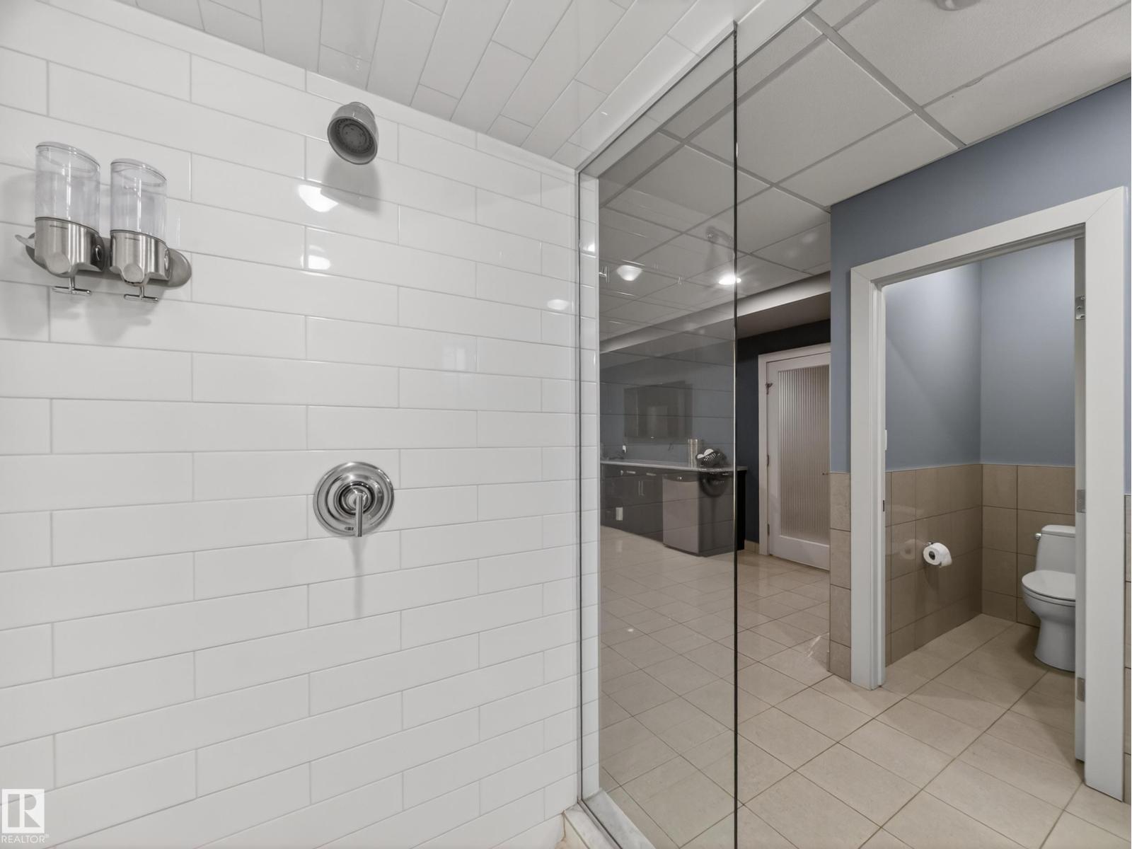 10650 66 AV NW - 54