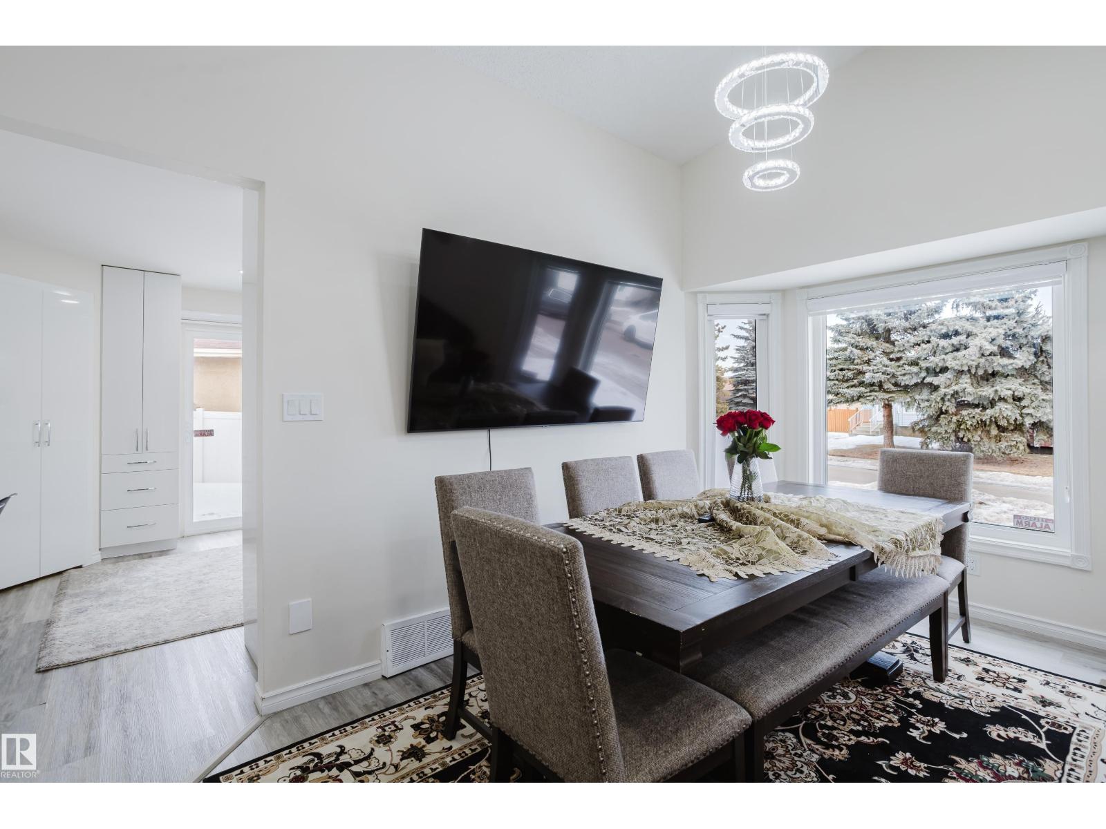 236 LAGO LINDO CR NW, Edmonton