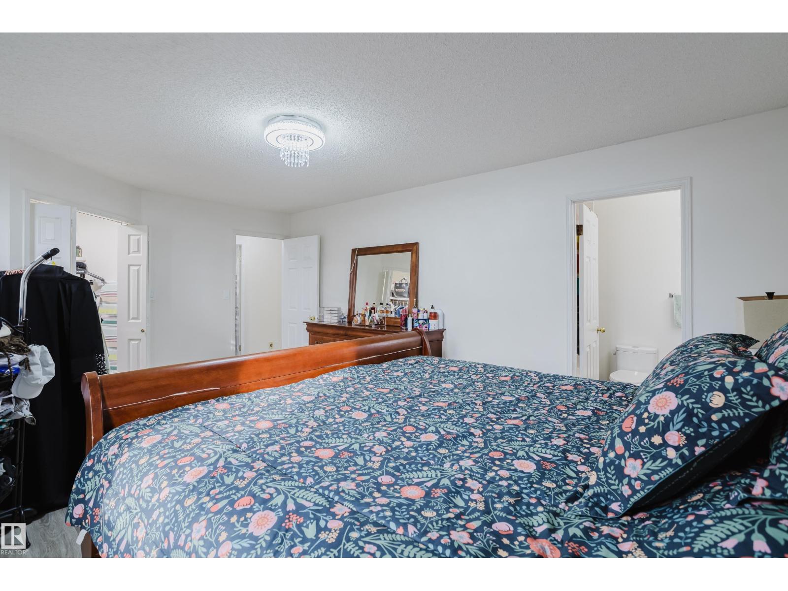 236 LAGO LINDO CR NW, Edmonton