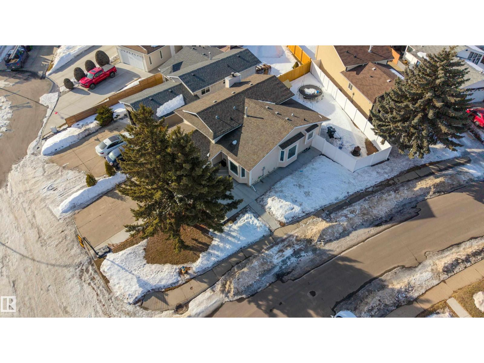 236 LAGO LINDO CR NW, Edmonton