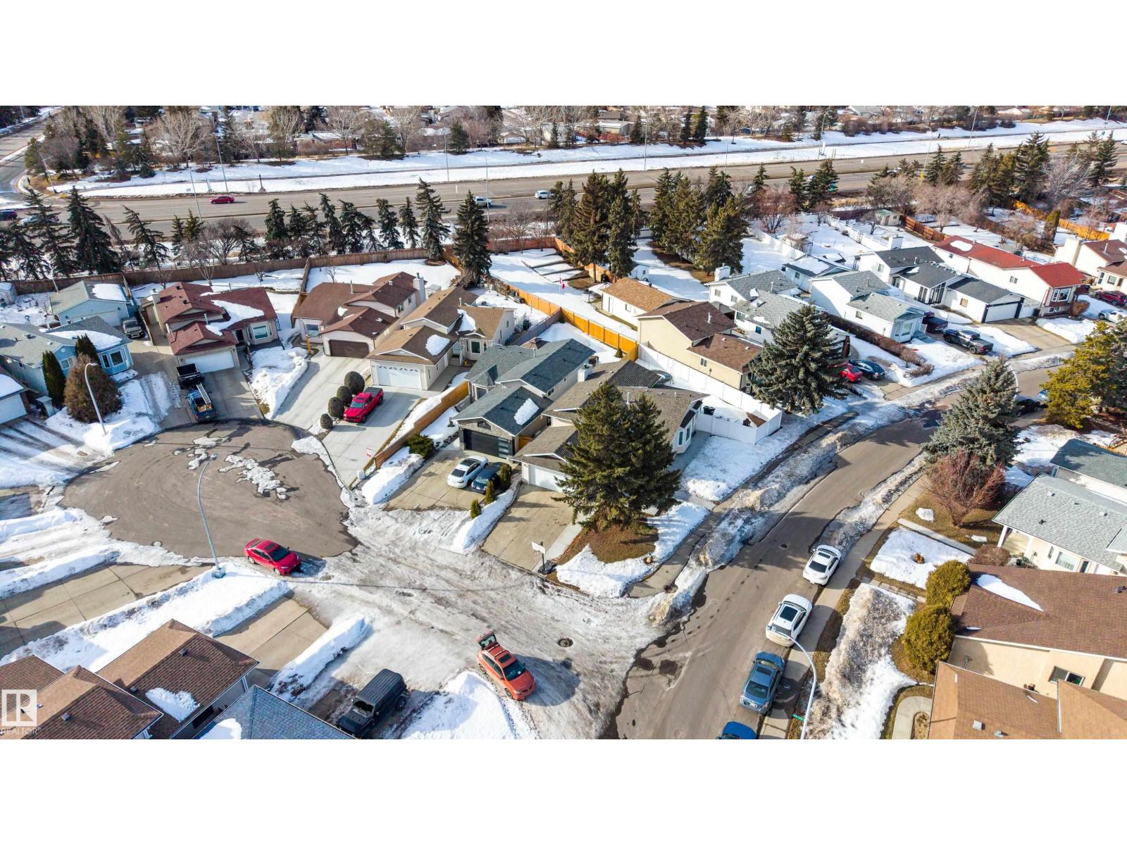 236 LAGO LINDO CR NW, Edmonton