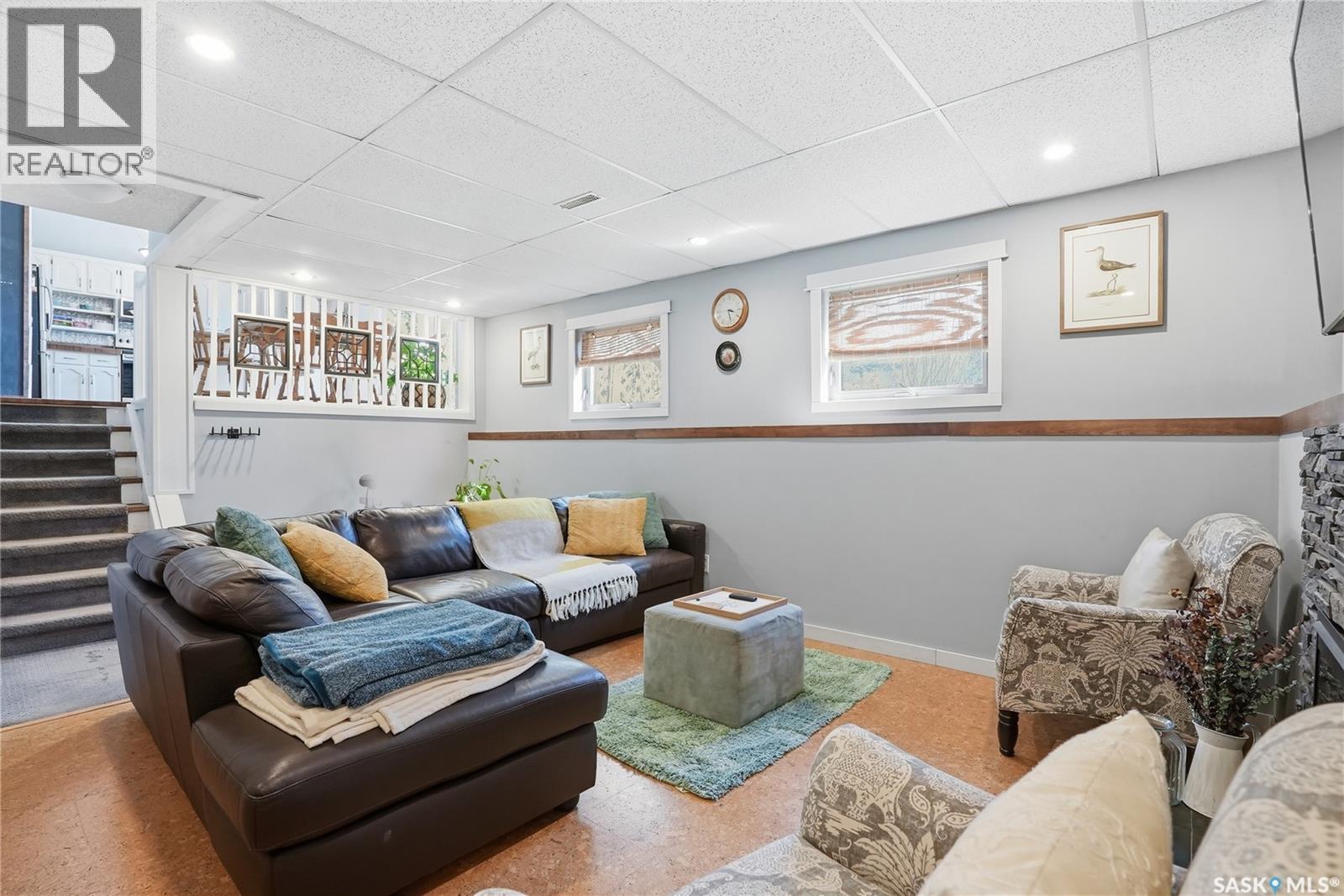 606 Hogg CRESCENT - 34