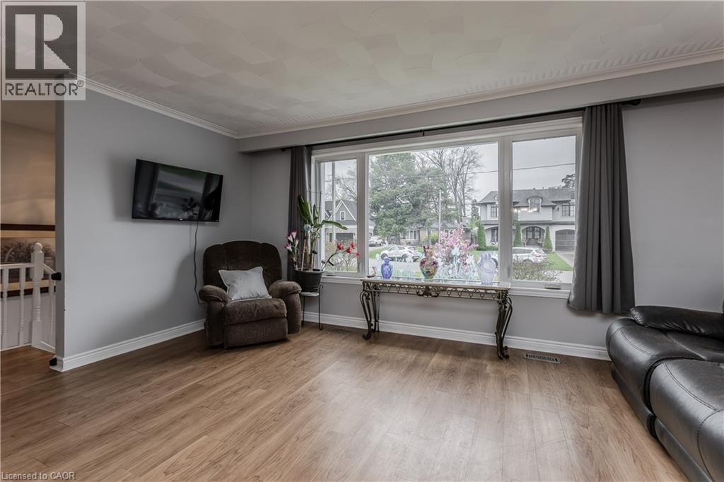 283 VILMA Drive - 11