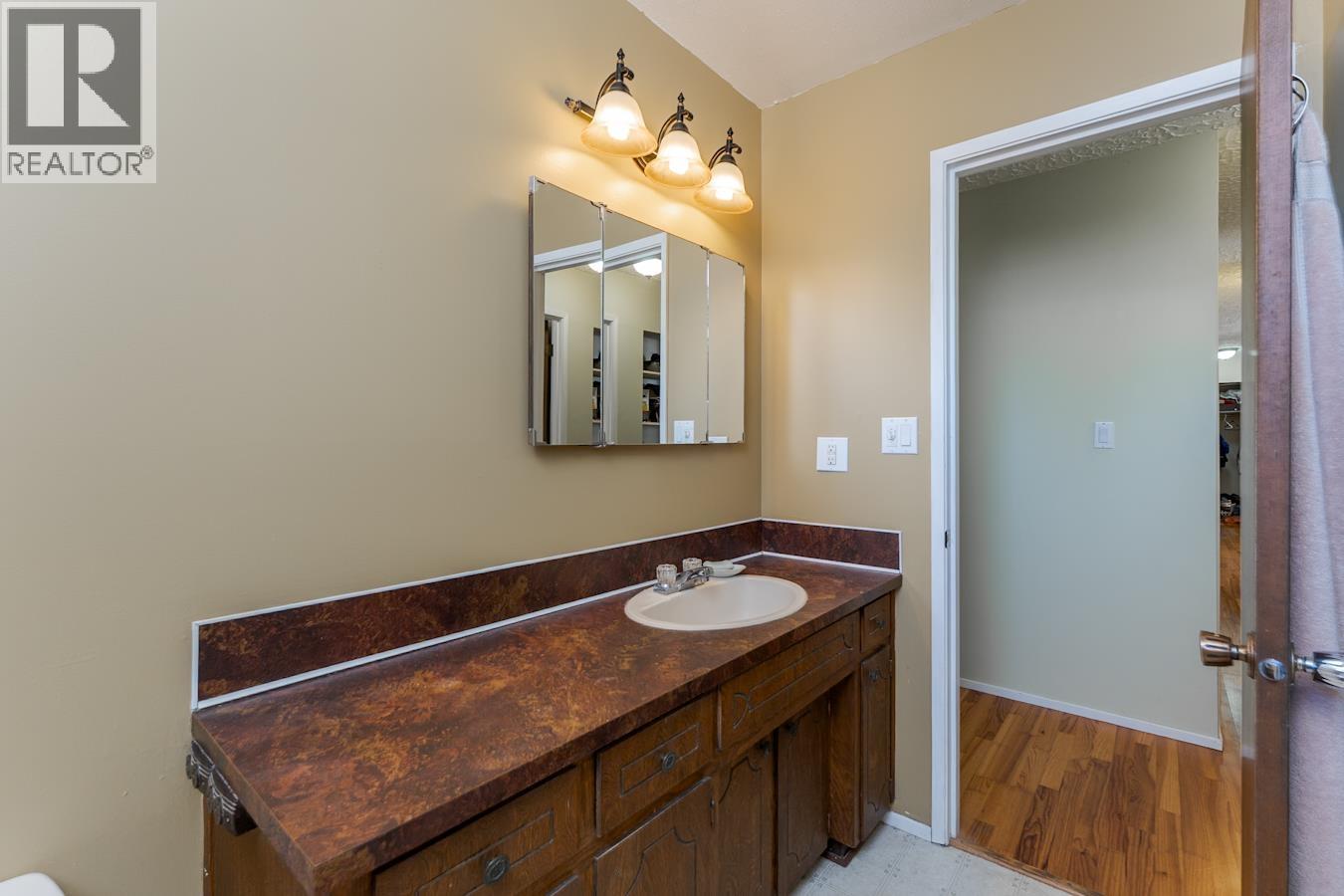667 ALWARD STREET - 29
