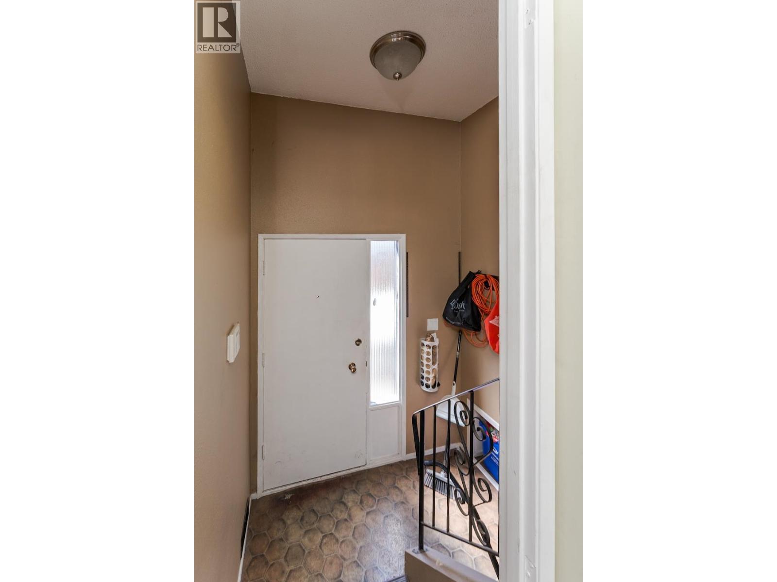 667 ALWARD STREET - 30