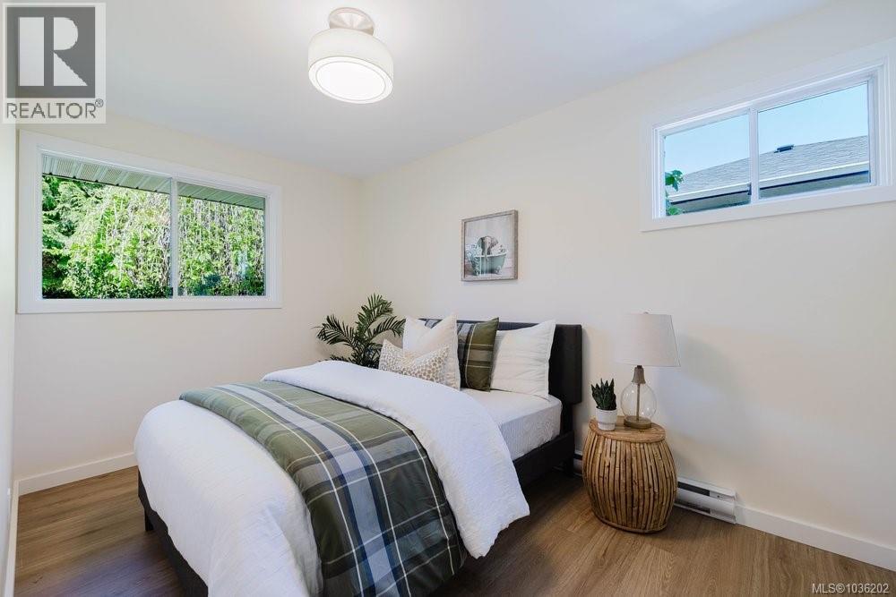  1737 Amphion Street, Victoria