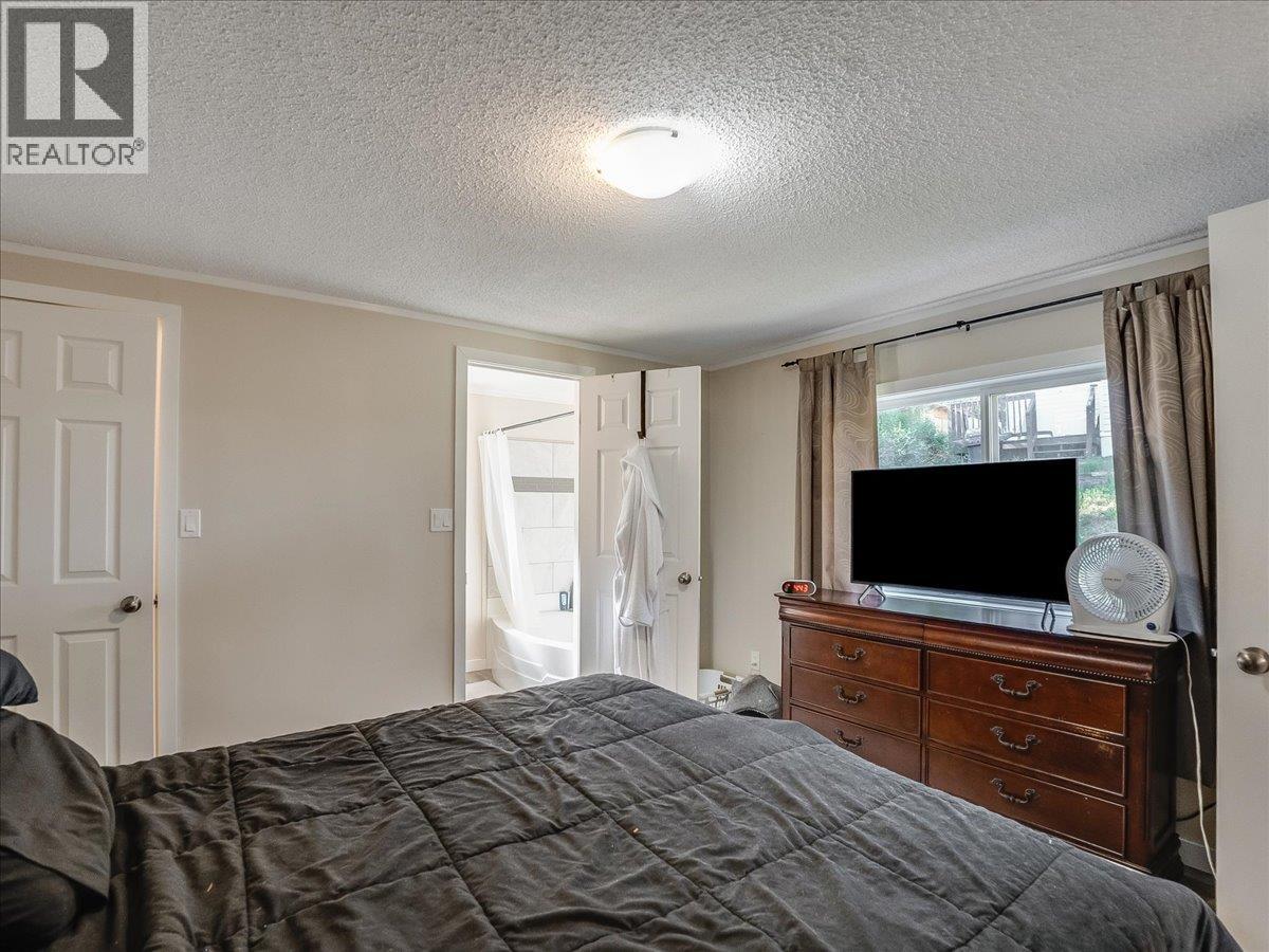 #15 4029 Broadwater Road - 26