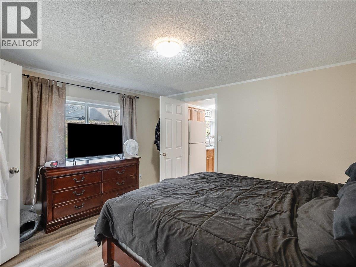 #15 4029 Broadwater Road - 27