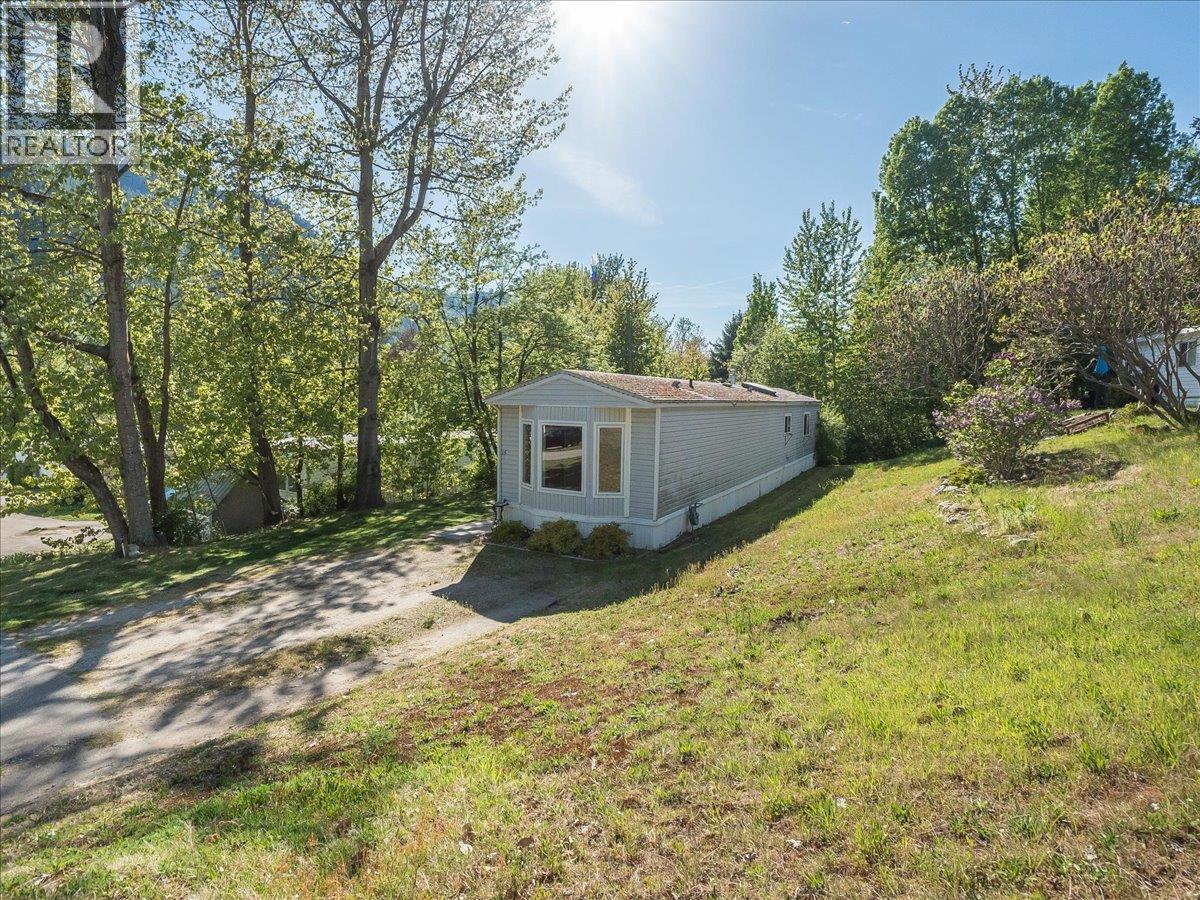 #15 4029 Broadwater Road - 32