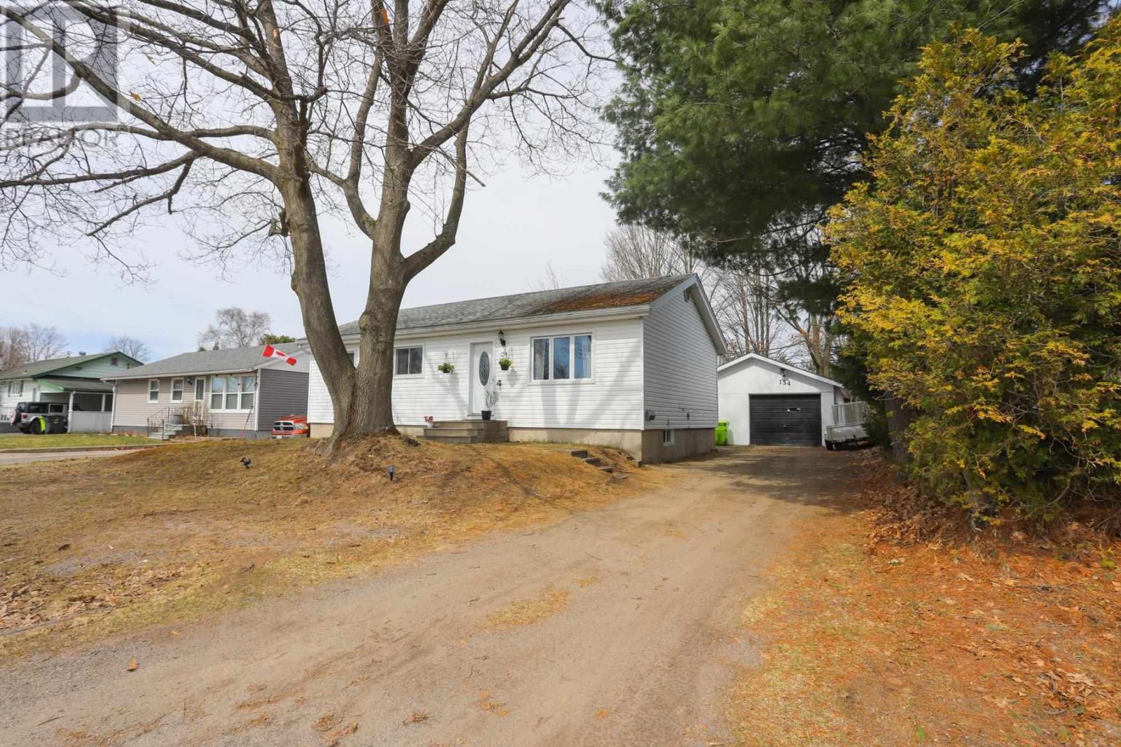 154 Ashgrove AVE, Sault Ste. Marie, Ontario, P6A4X2 — Photo 14