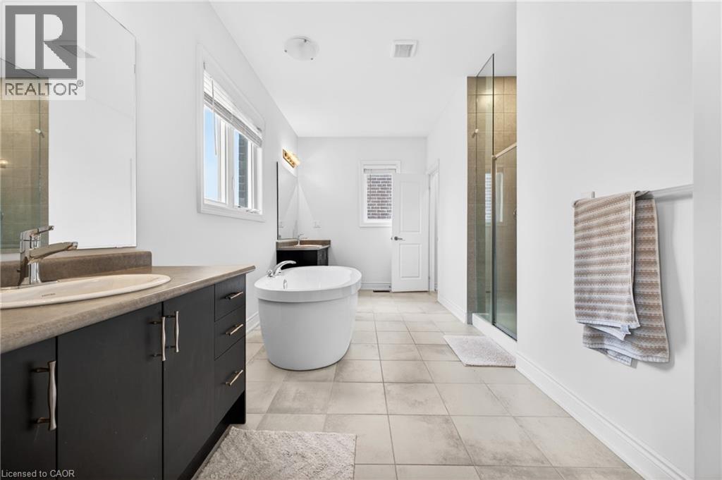 20 ZIMMERMAN Garden, Waterdown, Ontario, L8B1Y9 — Photo 4