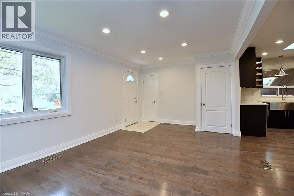 1338 DE QUINCY Crescent, Burlington, Ontario, L7P1E4 — Photo 9