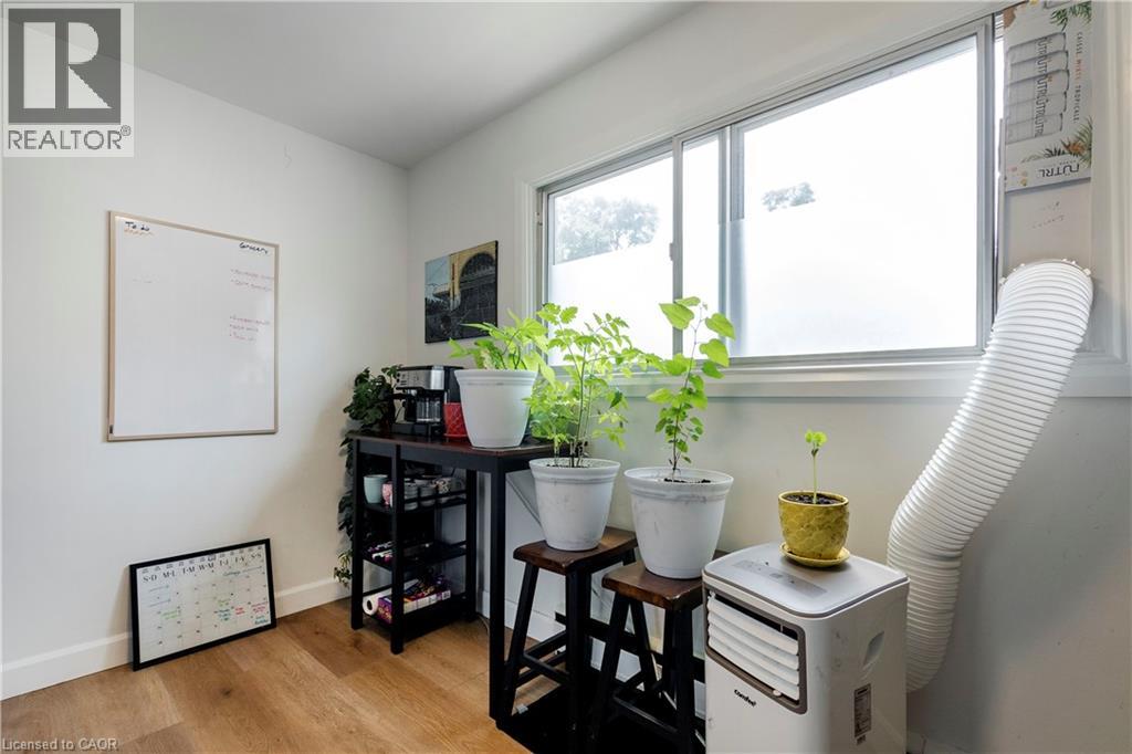 43 SIXTH Avenue - 11